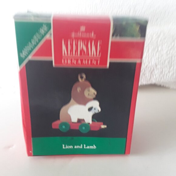 Hallmark Miniature- Lion & Lamb,1990 in box - Picture 4 of 5
